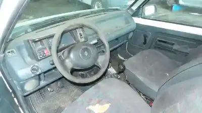Véhicule à la ferraille renault express express de l'année 1995 alimenté 