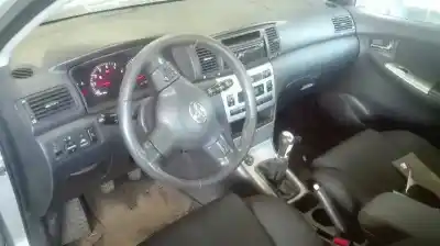 Veículo de Sucata toyota corolla (e12) 2.0 d-4d linea luna berlina do ano 2004 alimentado 1cdftv