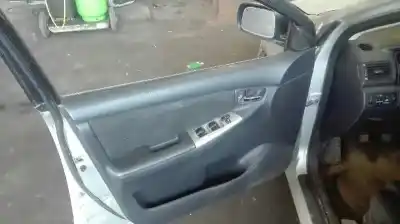 Veículo de Sucata toyota corolla (e12) 2.0 d-4d linea luna berlina do ano 2004 alimentado 1cdftv