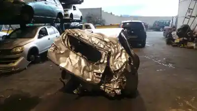 Sloopvoertuig renault clio iv limited van het jaar 2014 aangedreven h4b400