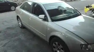 Veículo de Sucata audi a4 berlina (8e) 1.9 tdi (96kw) do ano 2002 alimentado awx