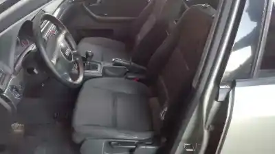 Veículo de Sucata audi a4 berlina (8e) 1.9 tdi (96kw) do ano 2002 alimentado awx