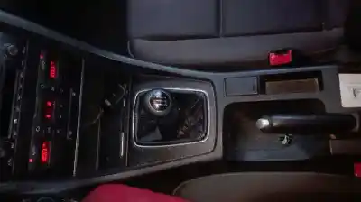 Veículo de Sucata audi a4 berlina (8e) 1.9 tdi (96kw) do ano 2002 alimentado awx