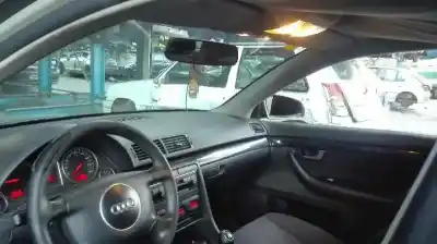 Veículo de Sucata audi a4 berlina (8e) 1.9 tdi (96kw) do ano 2002 alimentado awx