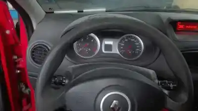 Veículo de Sucata renault clio iii confort dynamique do ano 2009 alimentado k9k768