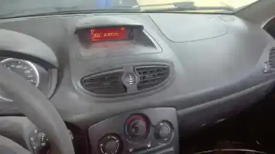 Veículo de Sucata renault clio iii confort dynamique do ano 2009 alimentado k9k768