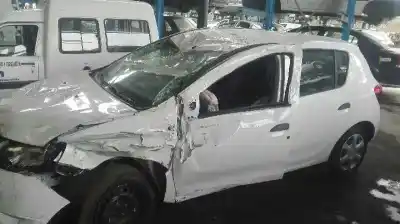 Veículo de Sucata dacia sandero ambiance do ano 2015 alimentado d4ff7