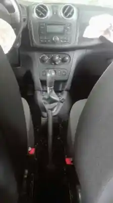 Veículo de Sucata dacia sandero ambiance do ano 2015 alimentado d4ff7