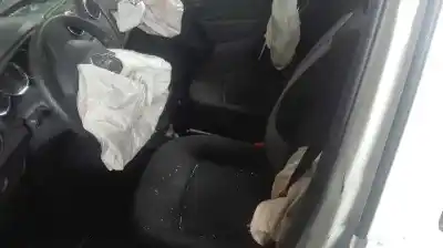 Veículo de Sucata dacia sandero ambiance do ano 2015 alimentado d4ff7