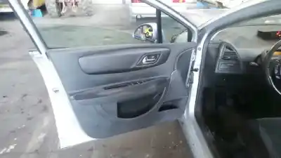 Veículo de Sucata citroen c4 berlina exclusive do ano 2005 alimentado 9hy