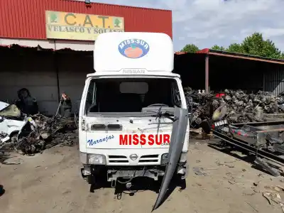 Veículo de Sucata NISSAN CABSTAR 01.04 -> Cabina doble Cabina doble do ano 2004 alimentado BD30