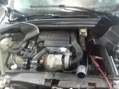 Veículo de Sucata peugeot 308 confort do ano 2010 alimentado 9hz