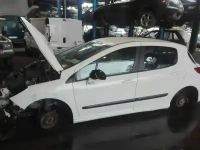 Veículo de Sucata peugeot 308 confort do ano 2010 alimentado 9hz