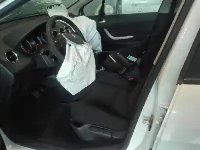 Veículo de Sucata peugeot 308 confort do ano 2010 alimentado 9hz