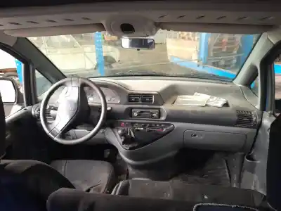 Veículo de Sucata citroen jumpy 2.0 hdi sx familiar (5/6 asientos) do ano 2004 alimentado 