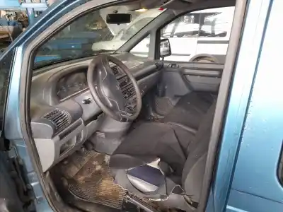 Veículo de Sucata citroen jumpy 2.0 hdi sx familiar (5/6 asientos) do ano 2004 alimentado 