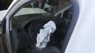 Scrapping Vehicle volkswagen caddy ka/kb (2k) kombi of the year 2004 powered bls