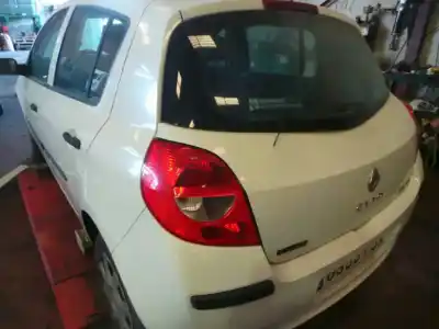 Veicolo di demolizione renault clio iii authentique dell'anno 2007 alimentato k9k768