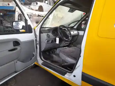 Veículo de Sucata nissan kubistar (x76) premium (l1) do ano 2003 alimentado k9k722