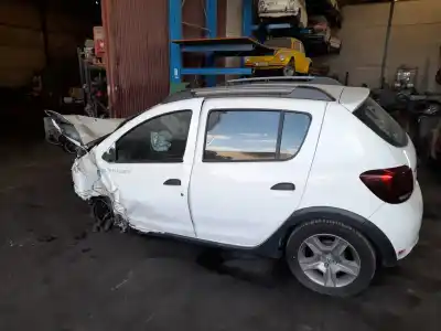 Sloopvoertuig dacia sandero stepway van het jaar 2017 aangedreven h4b b4