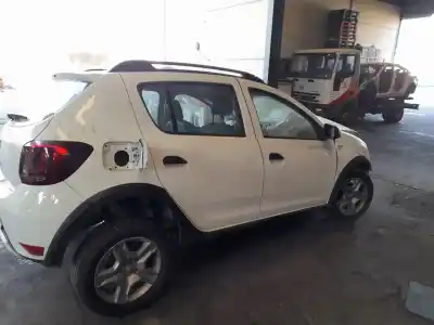 Sloopvoertuig dacia sandero stepway van het jaar 2017 aangedreven h4b b4