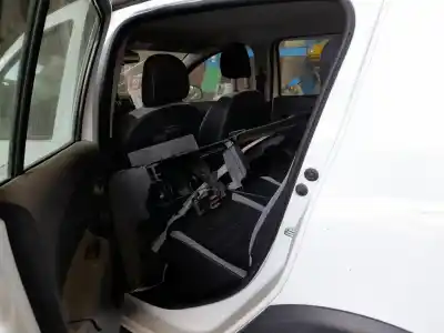 Sloopvoertuig dacia sandero stepway van het jaar 2017 aangedreven h4b b4