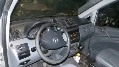 Veículo de Sucata mercedes-benz vito (w639) basic, combi 111 cdi compacto (639.601) do ano 2004 alimentado 646982