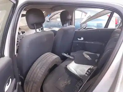 Veículo de Sucata renault clio iii confort dynamique do ano 2010 alimentado d4f740