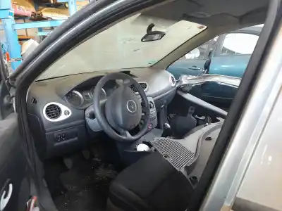 Veículo de Sucata renault clio iii confort dynamique do ano 2010 alimentado d4f740