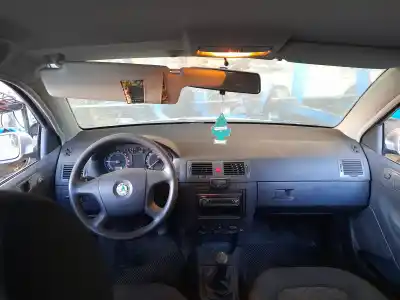 Veículo de Sucata skoda fabia (6y2/6y3) comfort do ano 2007 alimentado bnm