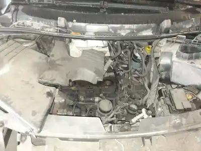 Veículo de Sucata ford galaxy (vy) ghia do ano 2000 alimentado auy