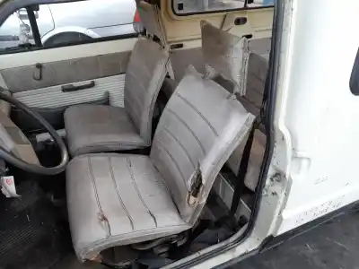 Véhicule à la ferraille seat trans seat-trans de l'année 1985 alimenté 100gl7000