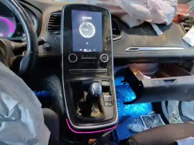 Здавання транспортного засобу renault scenic iv grand bose-edition року 2017 потужний h5ff4