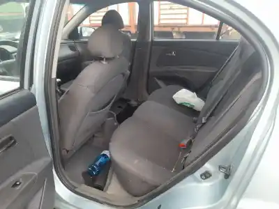 Véhicule à la ferraille kia                                                rio                                                                                                                                                                                                                                                        1.5 crdi                                                                                                                                                                                                                                                   de l'année 2007 alimenté d4fa