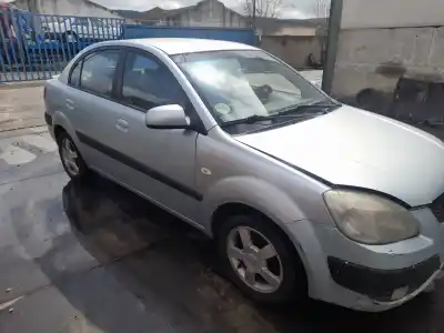 Véhicule à la ferraille kia                                                rio                                                                                                                                                                                                                                                        1.5 crdi                                                                                                                                                                                                                                                   de l'année 2007 alimenté d4fa
