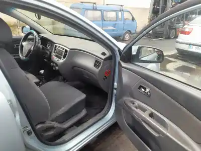 Véhicule à la ferraille kia                                                rio                                                                                                                                                                                                                                                        1.5 crdi                                                                                                                                                                                                                                                   de l'année 2007 alimenté d4fa