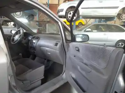 Veículo de Sucata mazda premacy (cp) td active do ano 2001 alimentado rf4f