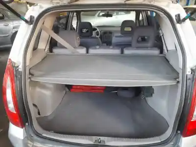 Veículo de Sucata mazda premacy (cp) td active do ano 2001 alimentado rf4f