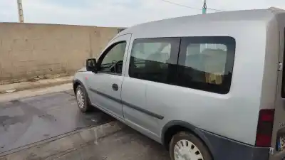 Sloopvoertuig opel combo familiar van het jaar 2002 aangedreven y17dtl