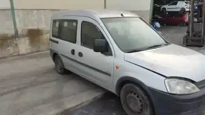 Sloopvoertuig opel combo familiar van het jaar 2002 aangedreven y17dtl