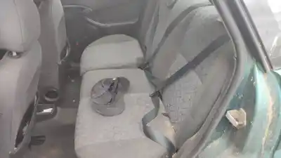 Sloopvoertuig ford focus berlina (cak) 1.8 tddi turbodiesel cat van het jaar 2001 aangedreven 