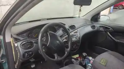 Sloopvoertuig ford focus berlina (cak) 1.8 tddi turbodiesel cat van het jaar 2001 aangedreven 