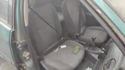 Sloopvoertuig ford focus berlina (cak) 1.8 tddi turbodiesel cat van het jaar 2001 aangedreven 