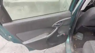 Sloopvoertuig ford focus berlina (cak) 1.8 tddi turbodiesel cat van het jaar 2001 aangedreven 