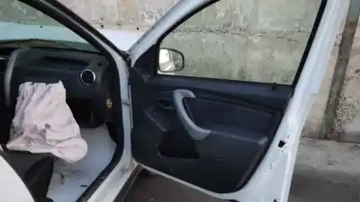 Vehicul casat dacia duster ambiance 4x4 al anului 2015 alimentat k9kr8