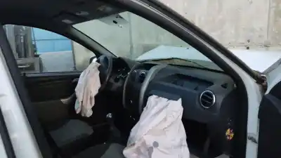 Vehicul casat dacia duster ambiance 4x4 al anului 2015 alimentat k9kr8