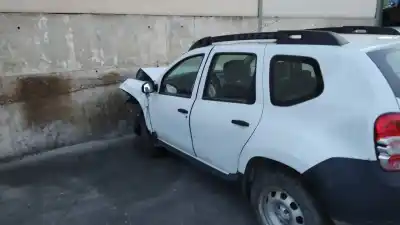 Vehicul casat dacia duster ambiance 4x4 al anului 2015 alimentat k9kr8
