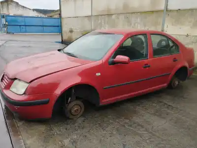 Veículo de Sucata volkswagen bora berlina (1j2) conceptline do ano 2001 alimentado atd