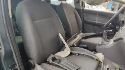 Здавання транспортного засобу ford c-max (cb3) ambiente року 2004 потужний g8da