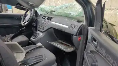 Здавання транспортного засобу ford c-max (cb3) ambiente року 2004 потужний g8da